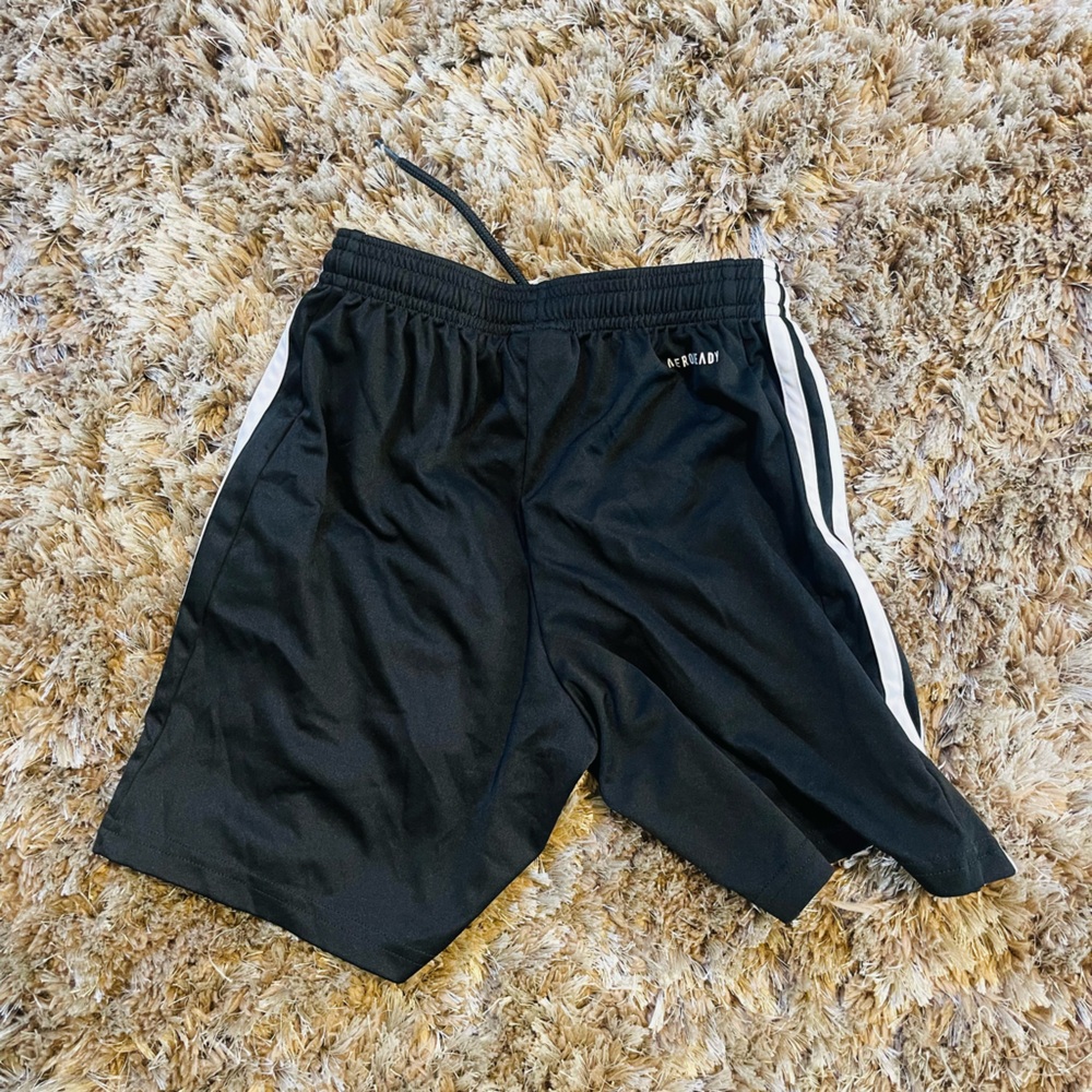 ADIDAS short - Picture 2 of 2